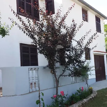 Adorable 2-person With Free Parking, Olive Garden & Open Terrace Zadar