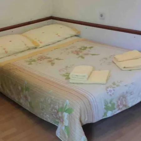 Adorable 2-person With Free Parking, Olive Garden & Open Terrace Zadar